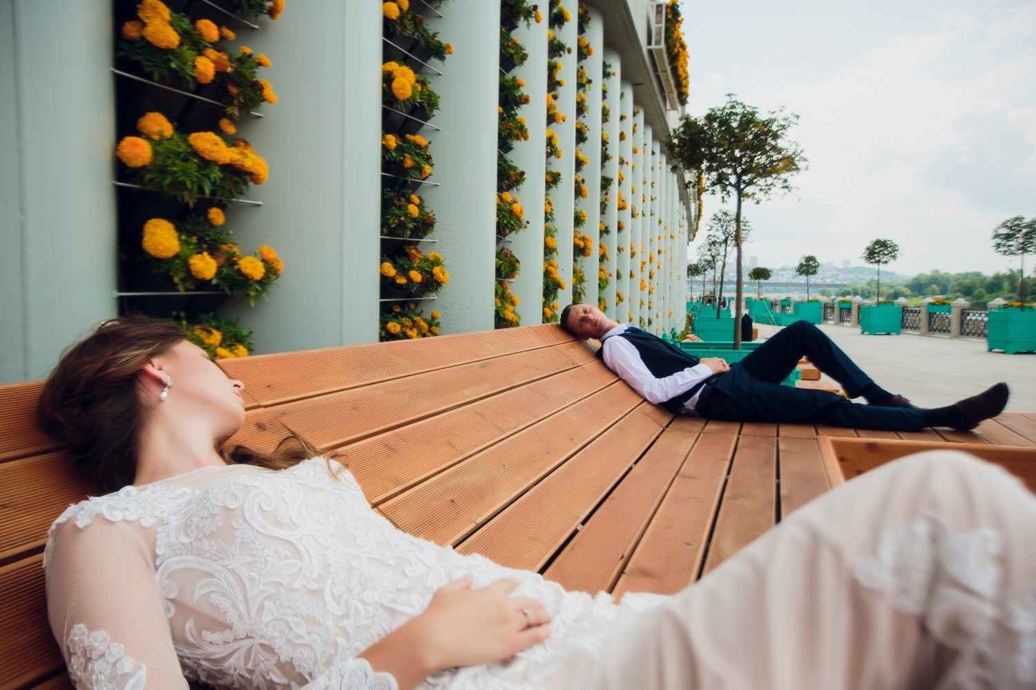 How to Avoid Heat Exhaustion at a Summer Wedding Without Missing the Fun